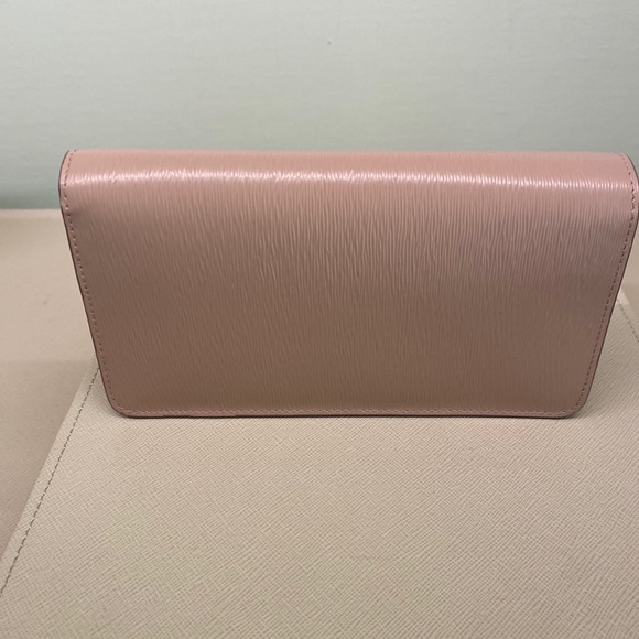 Small Prada crossbody/wallet on a chain - Picture 3 of 7